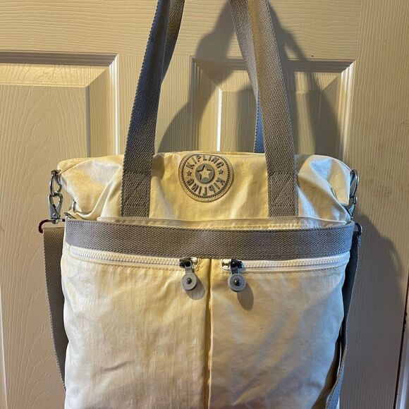 Kipling off white Nylon shoulder bag with gray fabric trims and straps . - Picture 13 of 13